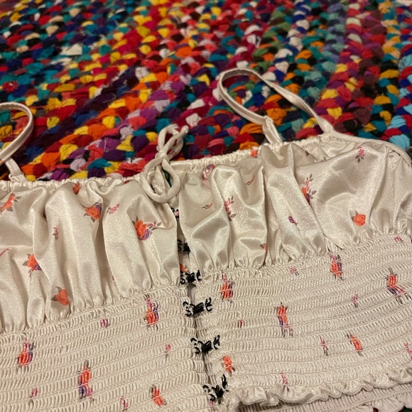 Satin UO crop top ♡︎ - Picture 2 of 2